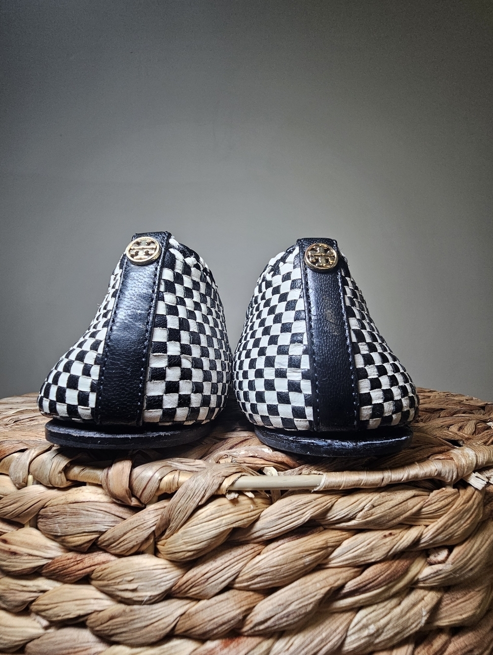 Tory Burch Woven Leather Ballet Flats 8M Black White Checkered Tassel - Picture 7 of 11